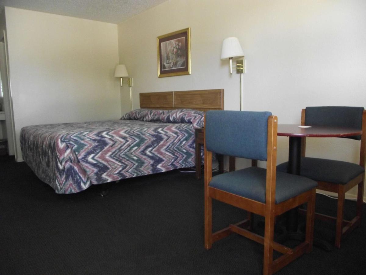 Glen Rose Inn & Suites Exteriér fotografie