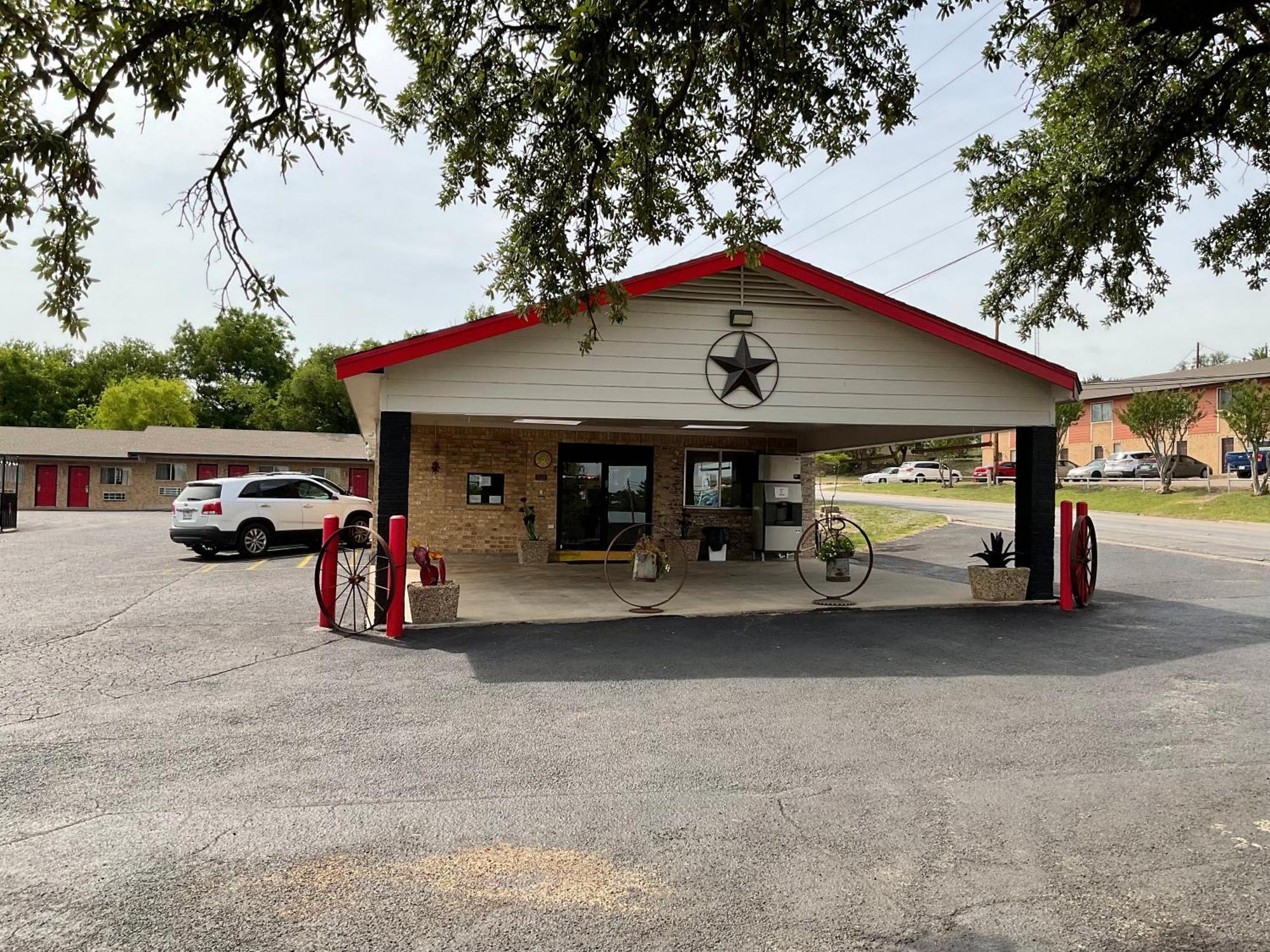 Glen Rose Inn & Suites Exteriér fotografie